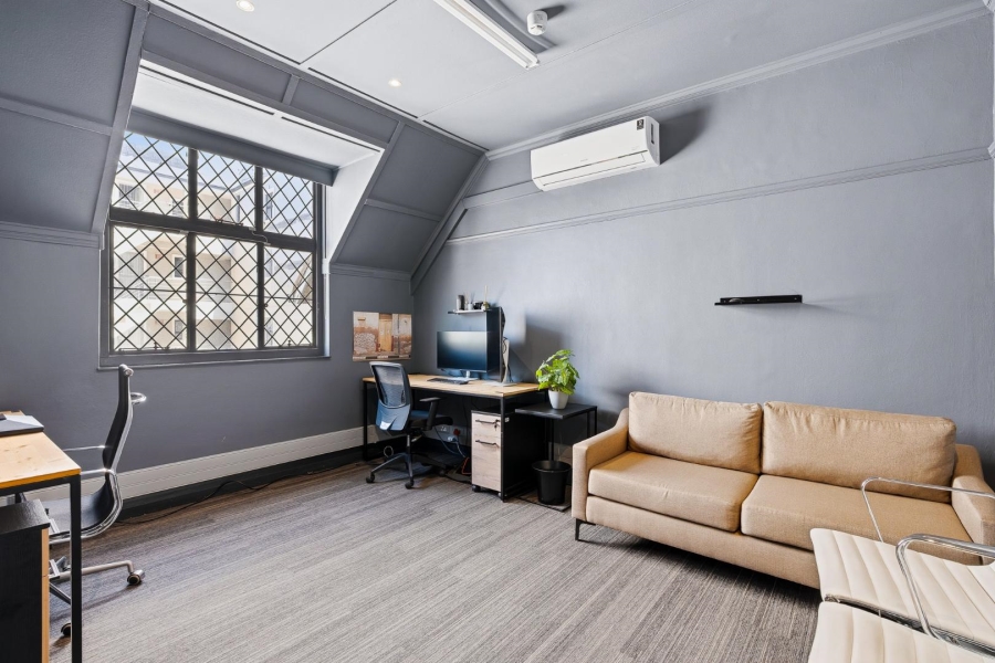 5 Bedroom Property for Sale in Woodstock Upper Western Cape